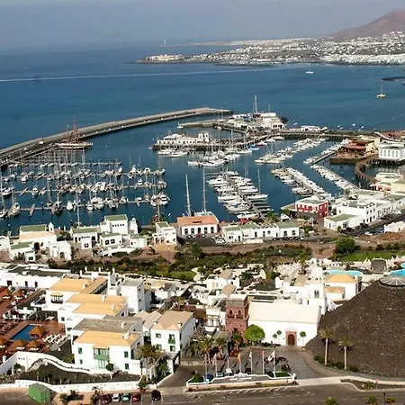 Imogen With New Heated Swimming Pool Playa Blanca (Lanzarote)