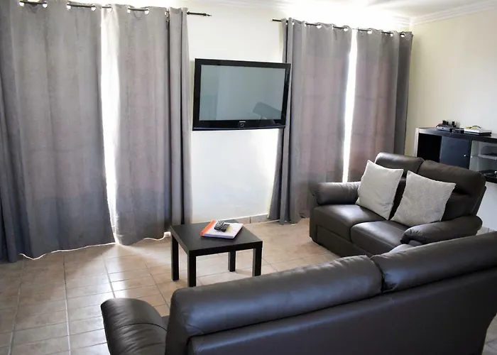 Imogen With New Heated Swimming Pool 빌라 *